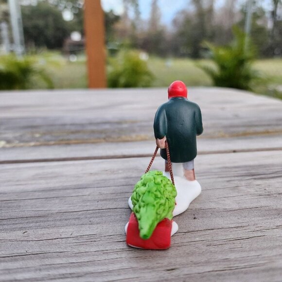 Department‎ 56 New England Village Series Boy Pulling Tree Sled No Box - Picture 4 of 7